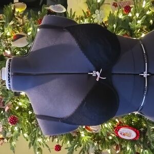 Sexy lace bra 36D. Cosmopolitan